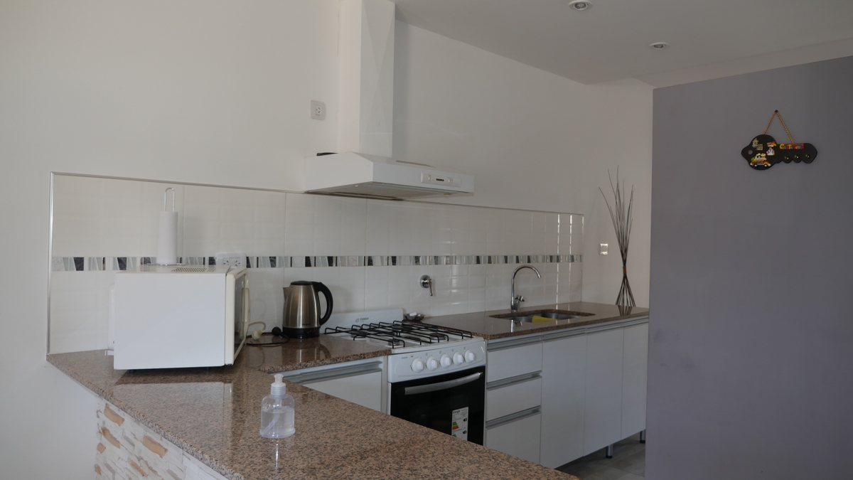 Dúplex a estrenar para 6 personas con WiFi, 2 baños y sommiers miniatura 4