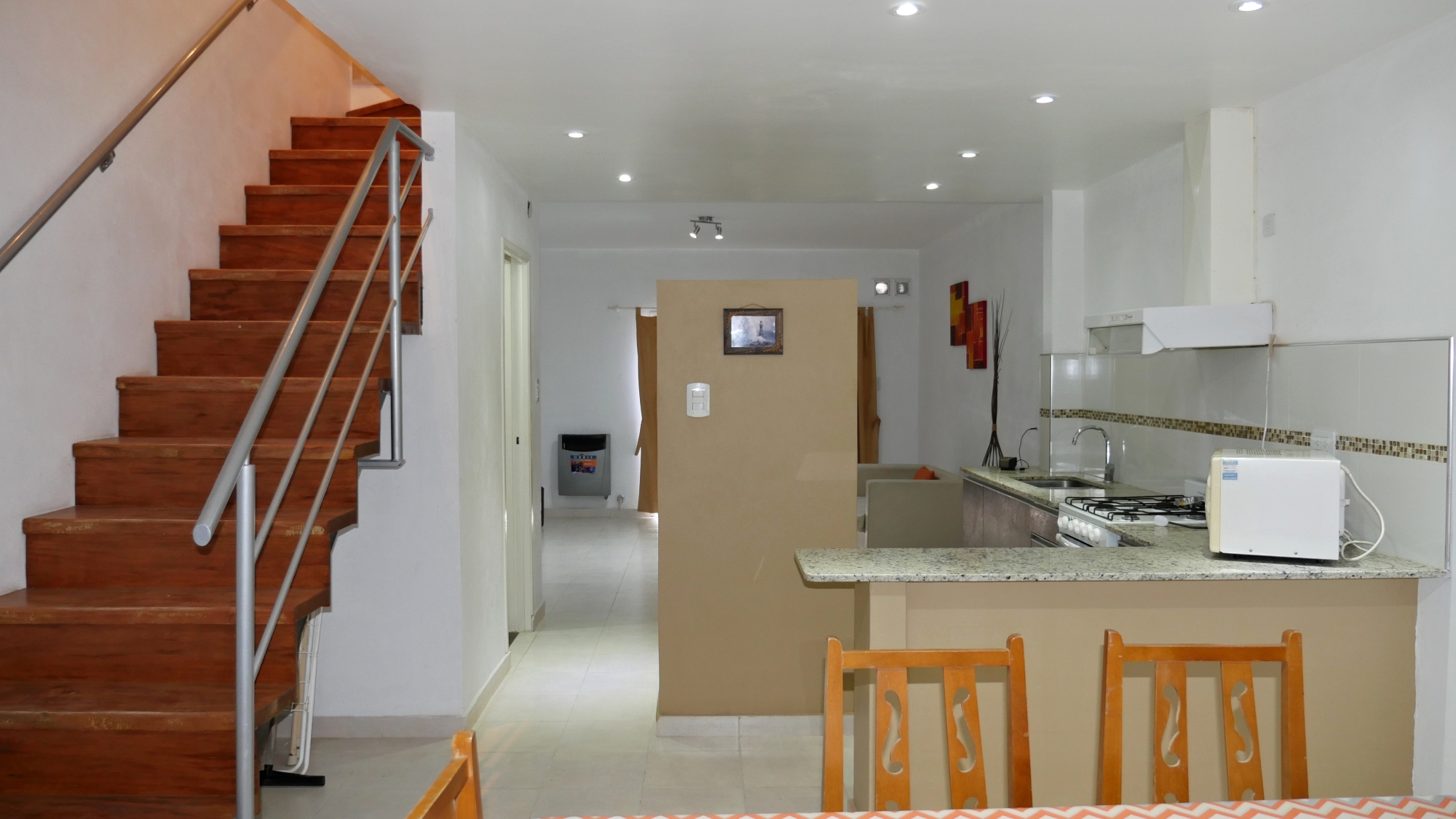 Dúplex para 6 personas con WiFi, parque y parrilla en Santa Clara del Mar miniatura 3