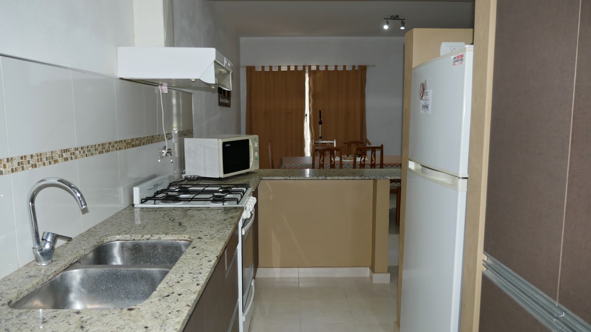 Dúplex para 6 personas con WiFi, parque y parrilla en Santa Clara del Mar miniatura 5