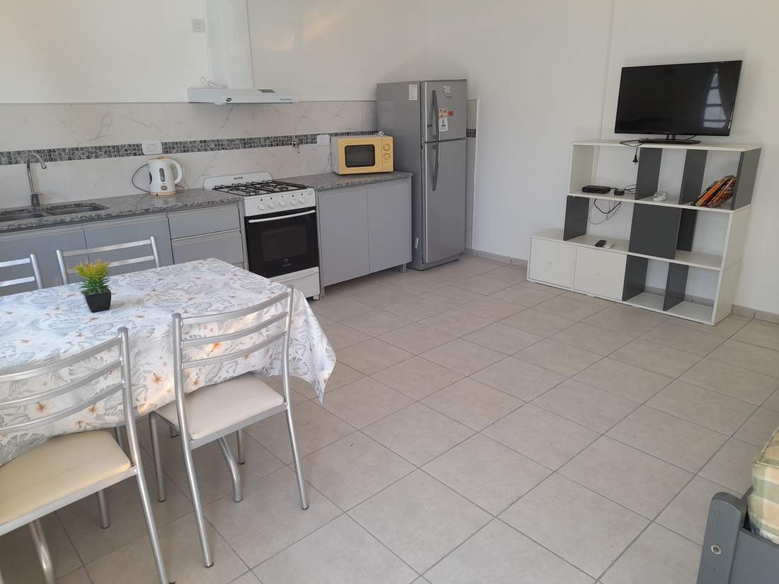 Departamento al fondo para 4 personas a 1,5 cuadras del mar miniatura 5