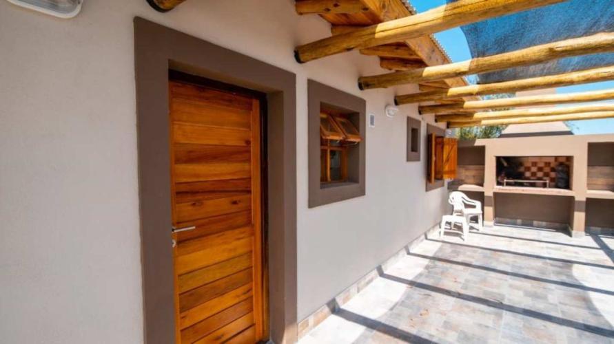 Cabañas con piscina compartida y terraza en Sierra de los Padres miniatura 2