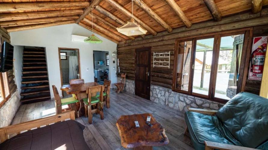 Cabañas con piscina compartida y terraza en Sierra de los Padres miniatura 4